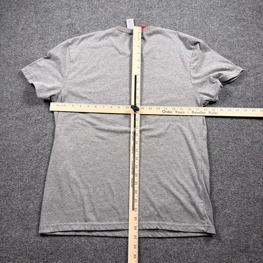 Vintage Peanuts Christmas T-Shirt Mens Large Gray Charlie‎ Brown Snoopy Graphic - Picture 5 of 9